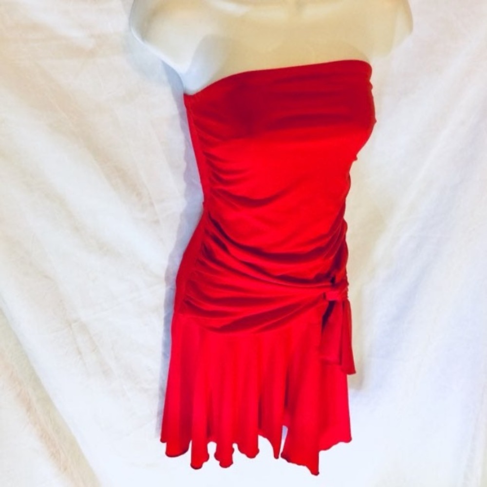 Elegant Red Strapless Dress